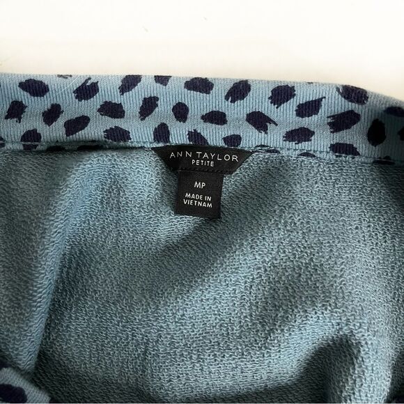 ANN TAYLOR Blue Dress Peplum Flounce Animal Print Sweatshirt Size Medium Petite - Picture 6 of 9